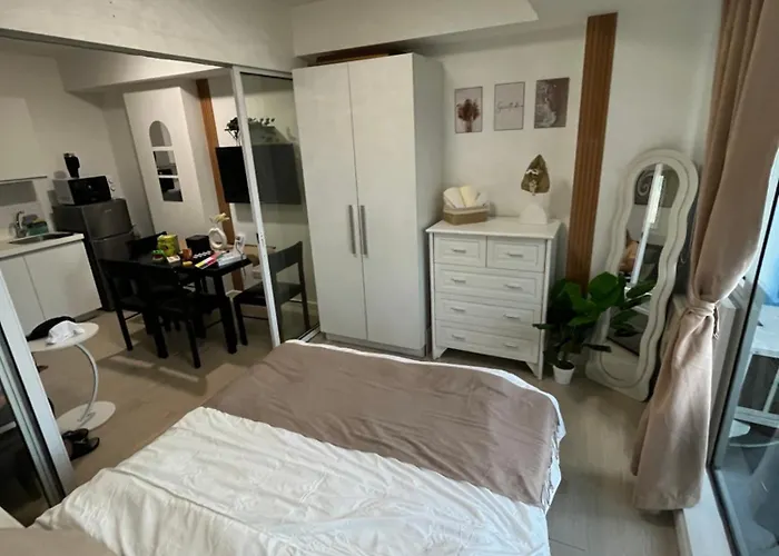 Apartahotel Cozy Corner By R&k Manila